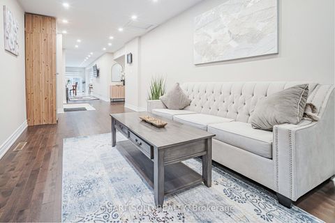 Photo 11 at 60 Steepleview Crescent, North Richvale, Richmond Hill