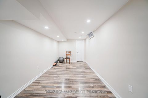 Photo 40 at 60 Steepleview Crescent, North Richvale, Richmond Hill