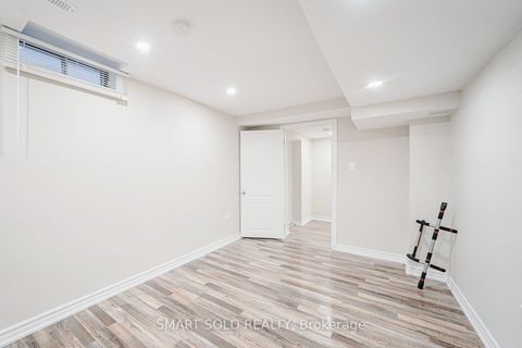 Photo 41 at 60 Steepleview Crescent, North Richvale, Richmond Hill