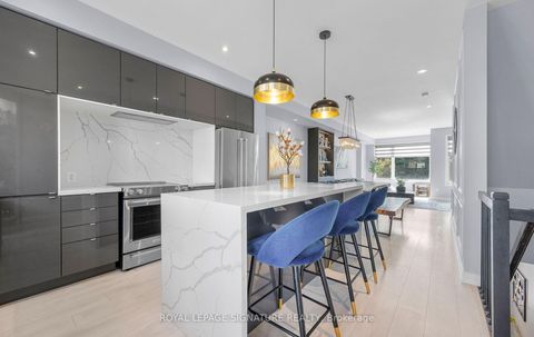 Photo 1 at 173 Sabina Drive, GO Glenorchy, Oakville