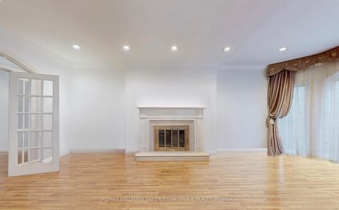 Photo 6 at 11 Vernham Avenue, Windfields, Toronto