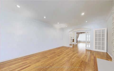 Photo 22 at 11 Vernham Avenue, Windfields, Toronto