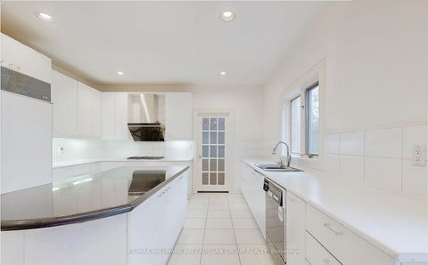 Photo 28 at 11 Vernham Avenue, Windfields, Toronto