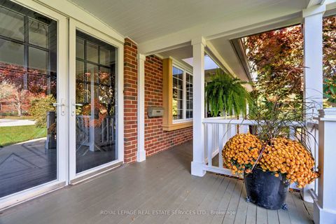 Photo 3 at 132 Sparling Court, SW Southwest, Oakville