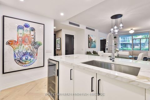 Photo 15 at 129 - 1 Benvenuto Place, Casa Loma, Toronto