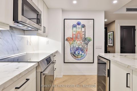 Photo 16 at 129 - 1 Benvenuto Place, Casa Loma, Toronto