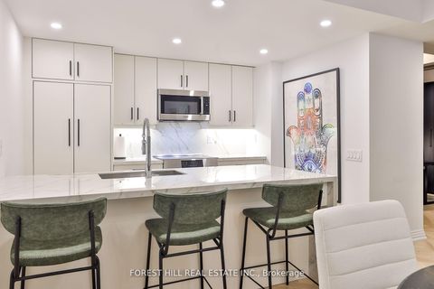 Photo 17 at 129 - 1 Benvenuto Place, Casa Loma, Toronto