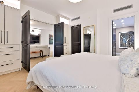 Photo 23 at 129 - 1 Benvenuto Place, Casa Loma, Toronto