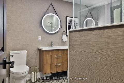 Photo 26 at 129 - 1 Benvenuto Place, Casa Loma, Toronto