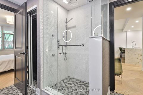 Photo 29 at 129 - 1 Benvenuto Place, Casa Loma, Toronto