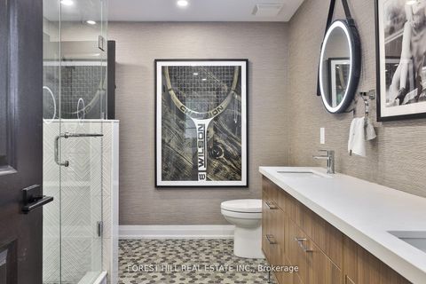 Photo 30 at 129 - 1 Benvenuto Place, Casa Loma, Toronto