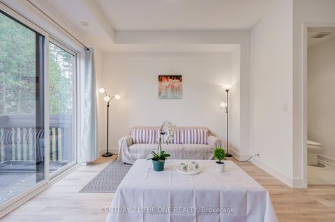 Photo 11 at 27 Chestnut Court, Rural Aurora, Aurora