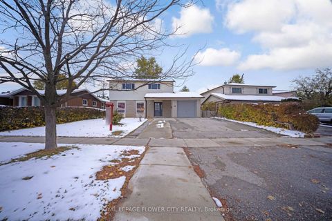 Photo 1 at 60 Lexington Avenue, Clairville, Toronto