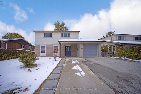 Photo 2 at 60 Lexington Avenue, Clairville, Toronto