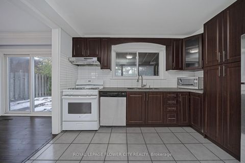 Photo 12 at 60 Lexington Avenue, Clairville, Toronto