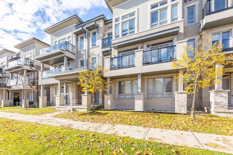 Photo 1 at 10 - 105 Kayla Crescent, Maple, Vaughan