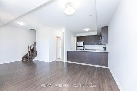 Photo 12 at 10 - 105 Kayla Crescent, Maple, Vaughan