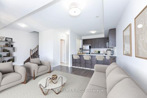 Photo 13 at 10 - 105 Kayla Crescent, Maple, Vaughan