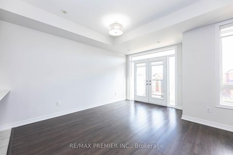 Photo 14 at 10 - 105 Kayla Crescent, Maple, Vaughan