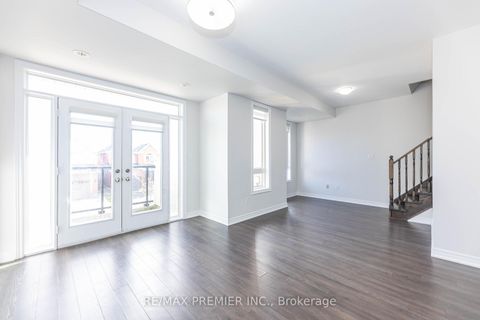 Photo 16 at 10 - 105 Kayla Crescent, Maple, Vaughan