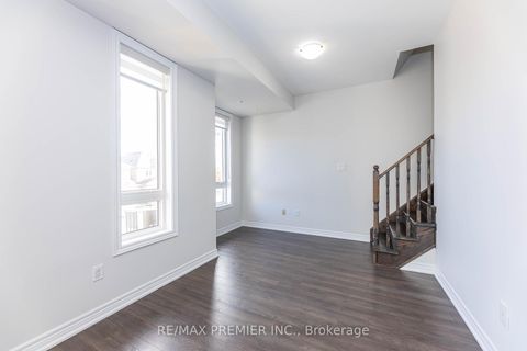 Photo 22 at 10 - 105 Kayla Crescent, Maple, Vaughan