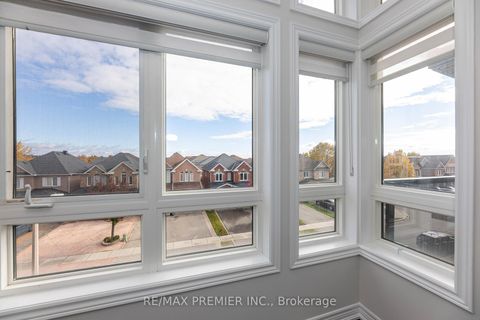 Photo 28 at 10 - 105 Kayla Crescent, Maple, Vaughan