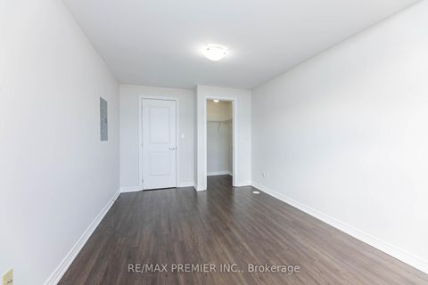 Photo 30 at 10 - 105 Kayla Crescent, Maple, Vaughan