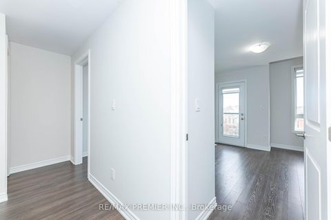 Photo 32 at 10 - 105 Kayla Crescent, Maple, Vaughan