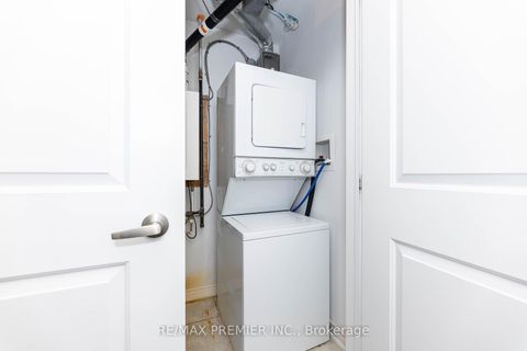 Photo 39 at 10 - 105 Kayla Crescent, Maple, Vaughan