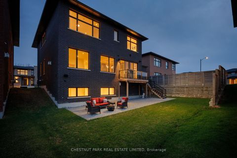 Photo 3 at 29 Limerick Street, Oak Ridges Lake Wilcox, Richmond Hill