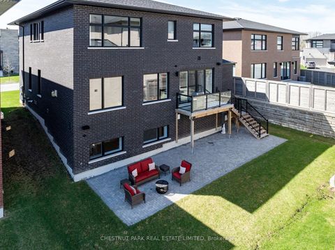 Photo 4 at 29 Limerick Street, Oak Ridges Lake Wilcox, Richmond Hill