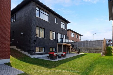 Photo 5 at 29 Limerick Street, Oak Ridges Lake Wilcox, Richmond Hill