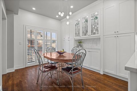 Photo 10 at 28 Mistywood Crescent, Patterson, Vaughan