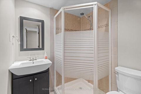 Photo 28 at 28 Mistywood Crescent, Patterson, Vaughan