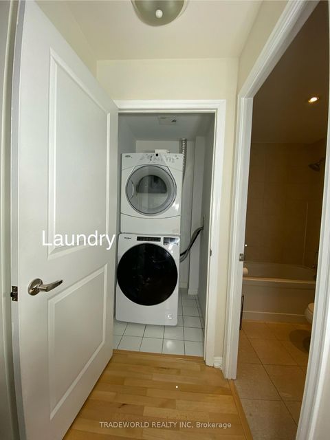 Photo 10 at 826 - 628 Fleet Street, Niagara, Toronto