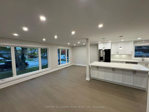 Photo 2 at 97 Lowcrest Boulevard, Sullivan, Toronto