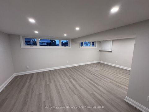 Photo 17 at 97 Lowcrest Boulevard, Sullivan, Toronto