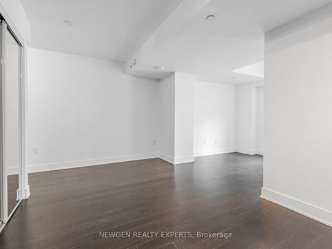 Photo 16 at 208 - 955 Bay Street, Bay Street Corridor, Toronto