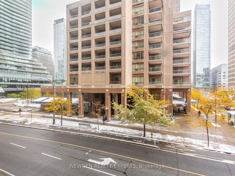 Photo 32 at 208 - 955 Bay Street, Bay Street Corridor, Toronto
