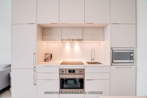 Photo 6 at 209 - 185 Alberta Avenue, Oakwood Village, Toronto