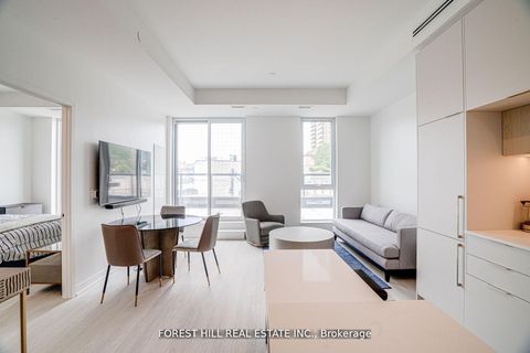 Photo 10 at 209 - 185 Alberta Avenue, Oakwood Village, Toronto