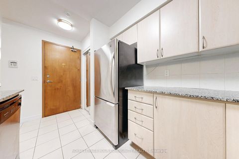 Photo 15 at 916 - 35 Bales Avenue, Willowdale East, Toronto