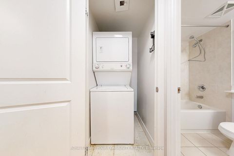 Photo 17 at 916 - 35 Bales Avenue, Willowdale East, Toronto