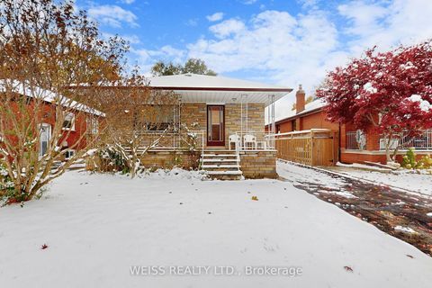 Photo 1 at 246 Thirtieth Street, Alderwood, Toronto