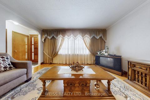 Photo 5 at 246 Thirtieth Street, Alderwood, Toronto