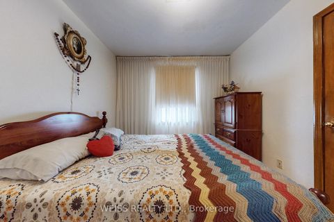 Photo 18 at 246 Thirtieth Street, Alderwood, Toronto