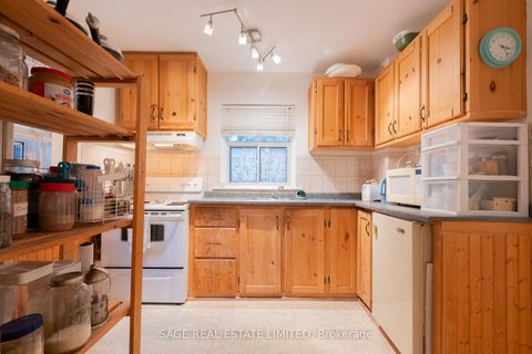 Photo 11 at 25 Willowmount Drive, Birchmount, Toronto