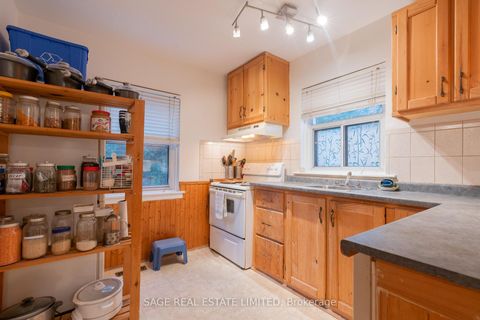 Photo 12 at 25 Willowmount Drive, Birchmount, Toronto