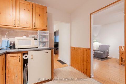 Photo 13 at 25 Willowmount Drive, Birchmount, Toronto