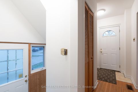 Photo 14 at 25 Willowmount Drive, Birchmount, Toronto